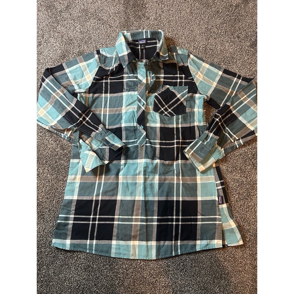 Patagonia Women's Size M Featherstone Tunic Half-Button Green Plaid Shirt